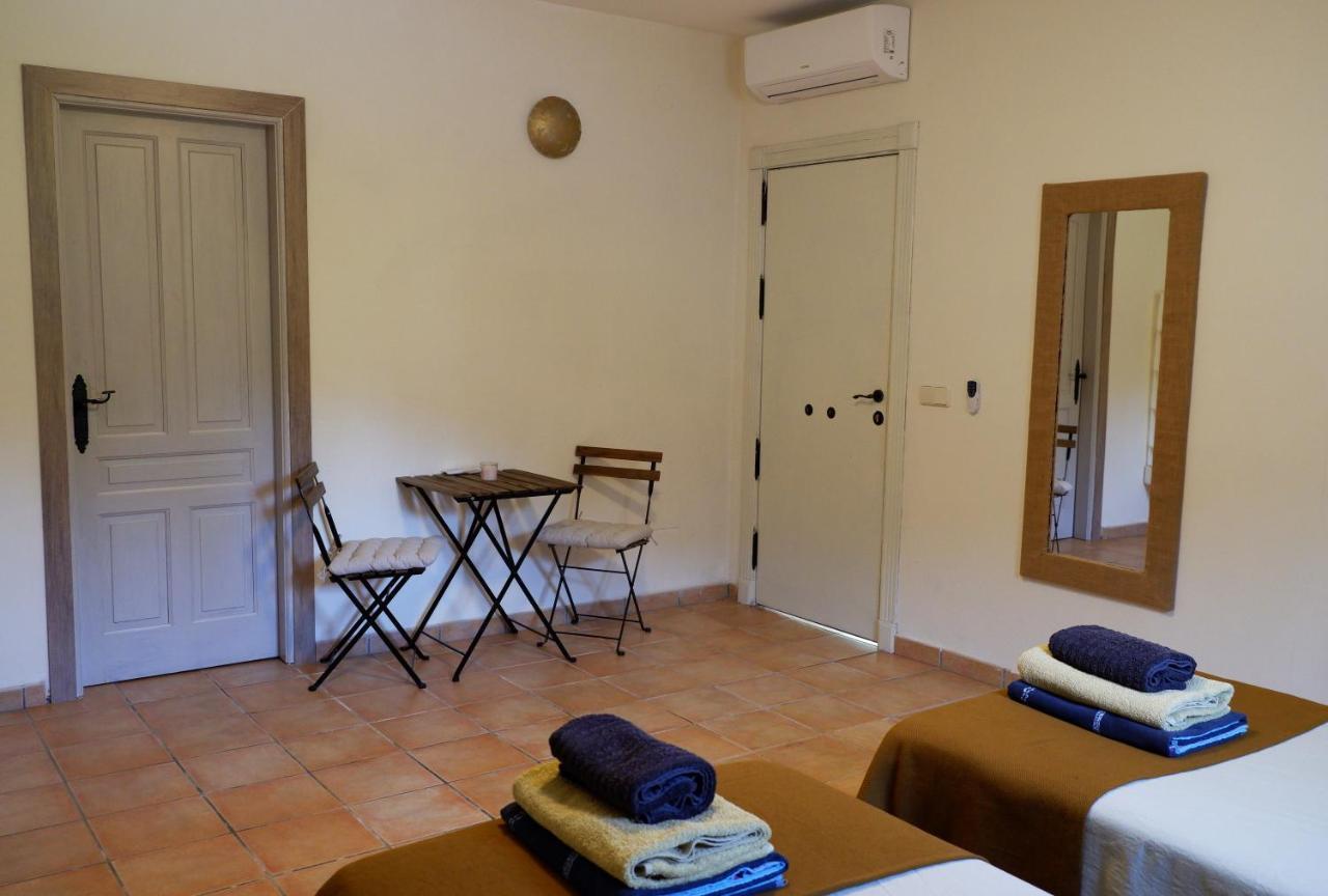 Vegan Guesthouse Finca Pereila Coín Exteriör bild