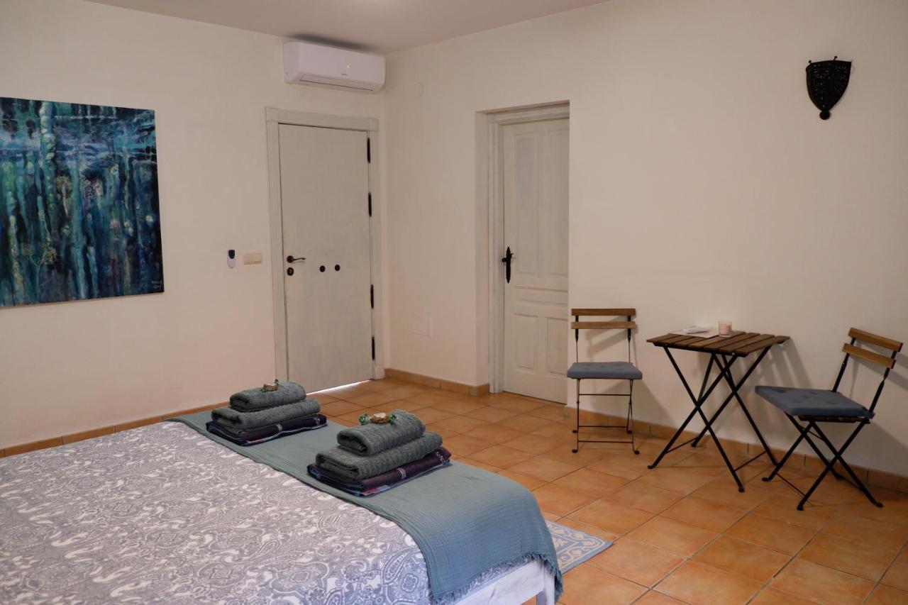 Vegan Guesthouse Finca Pereila Coín Exteriör bild